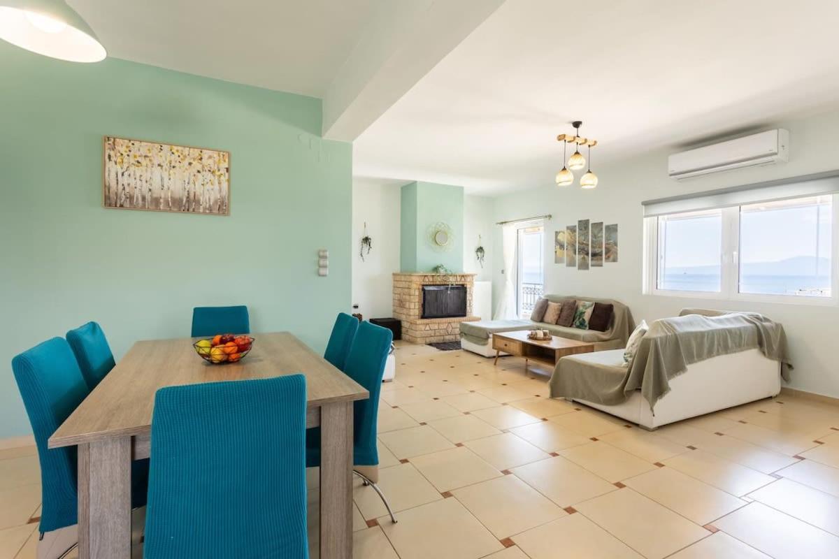 Apartment Beachside Getaway With Panoramic Seaviews *