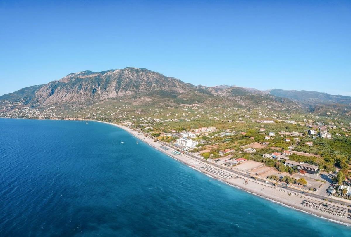 Apartment Beachside Getaway With Panoramic Seaviews