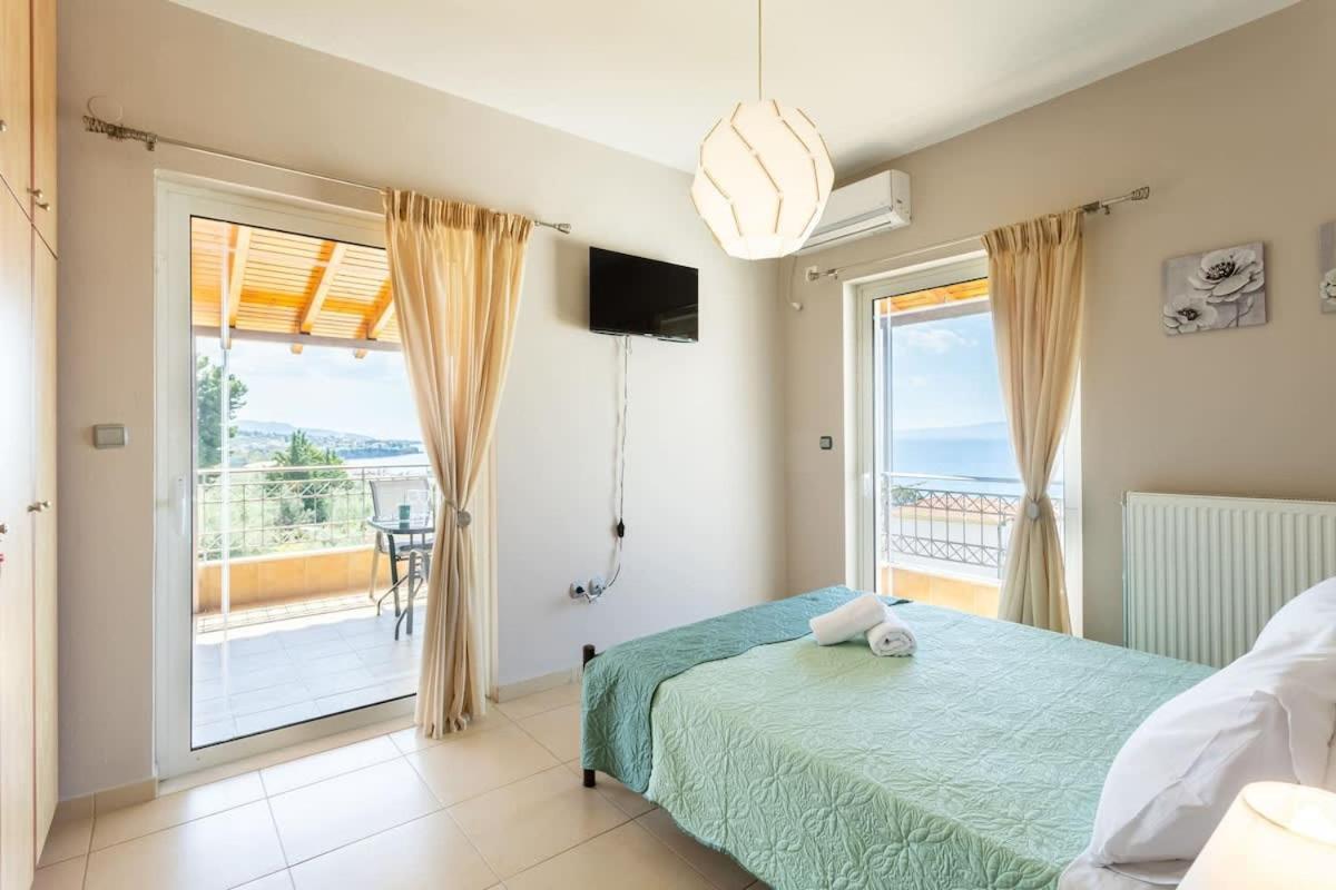 Apartment Beachside Getaway With Panoramic Seaviews *