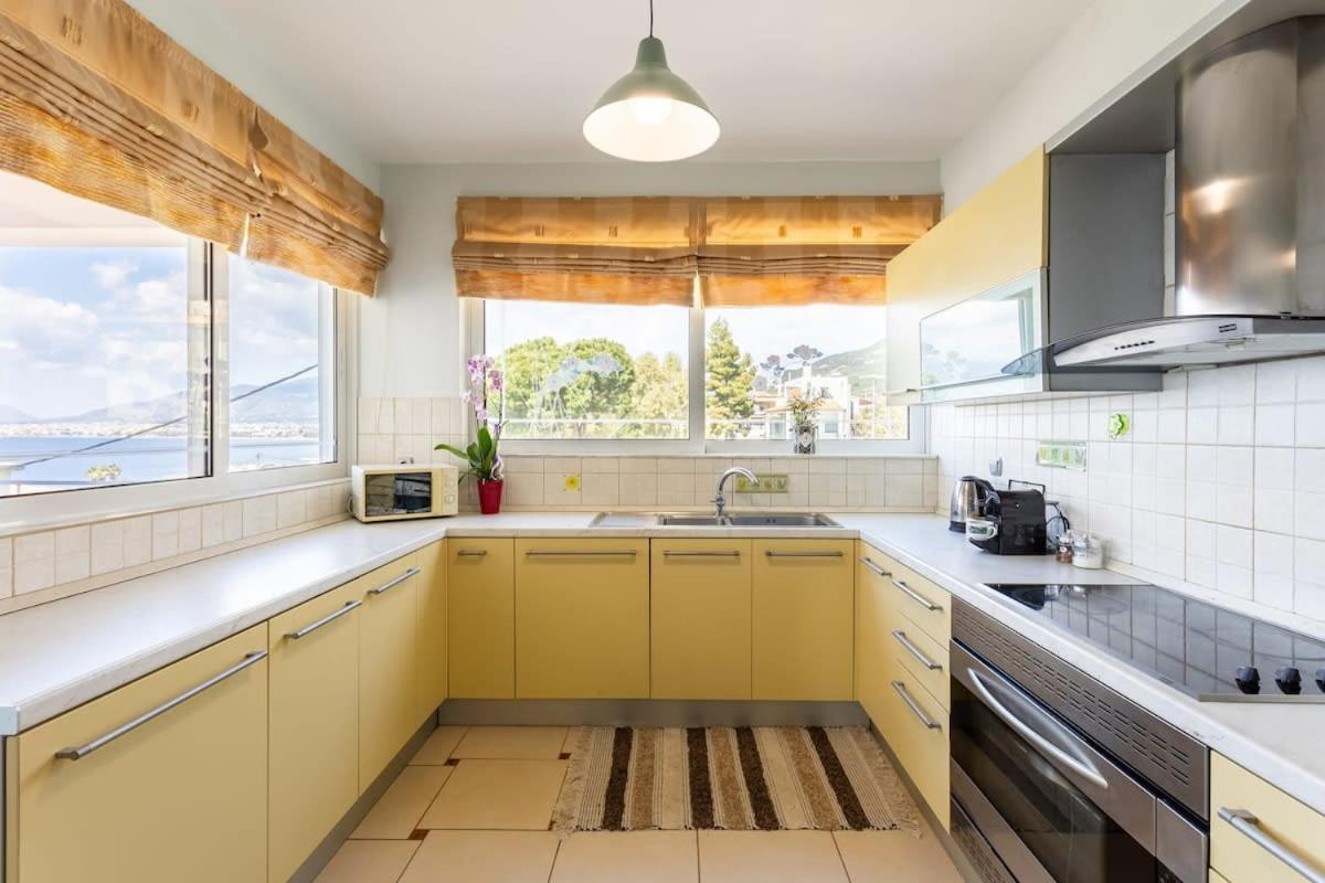 Beachside Getaway With Panoramic Seaviews Apartment *