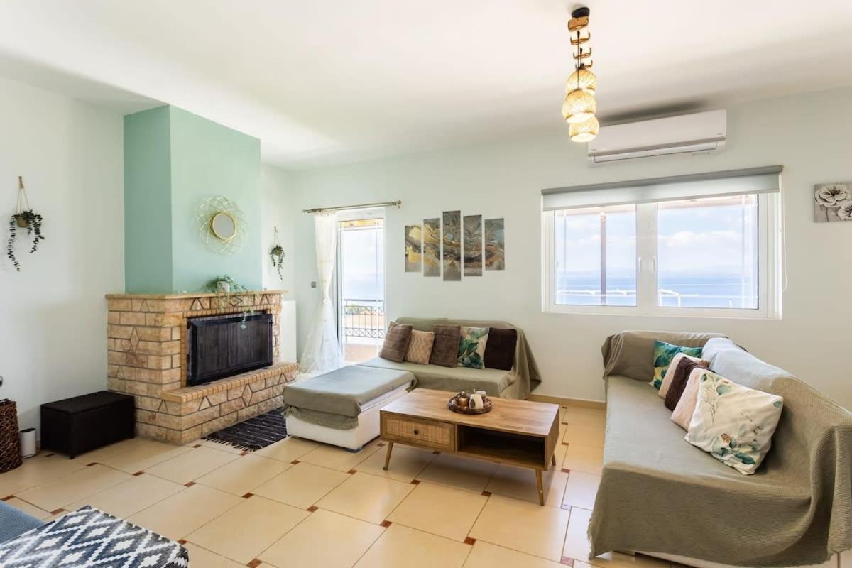 Apartment Beachside Getaway With Panoramic Seaviews *