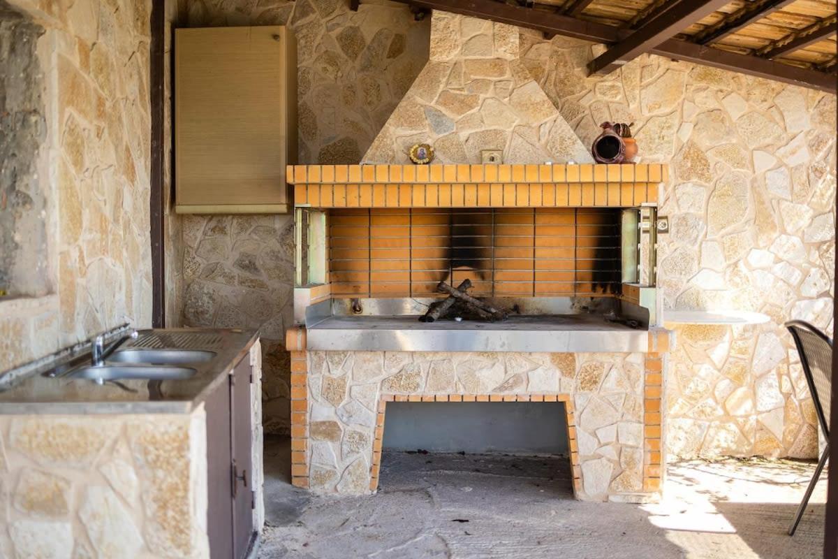 Beachside Getaway With Panoramic Seaviews Verga Kalamata